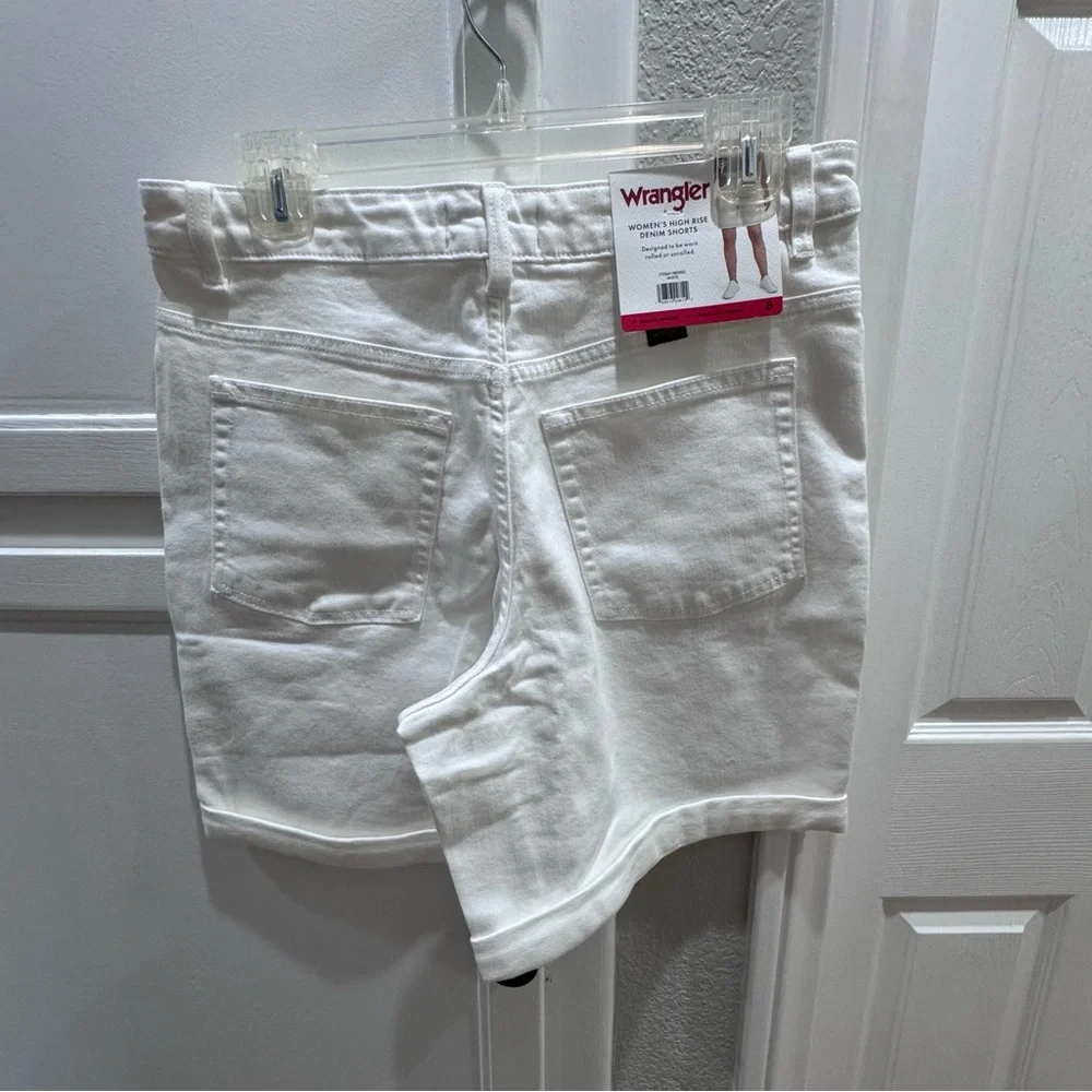 NWT Wrangler White Denim Shorts 8/29